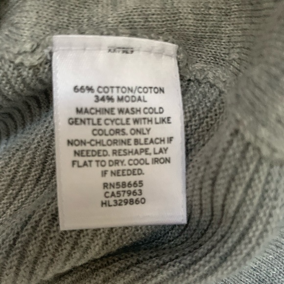 Trove Crewneck color block Sweater. Size M. - Picture 8 of 8